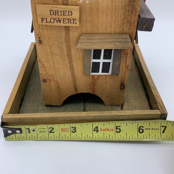 Antiques Birdhouse - Picture 10 of 11